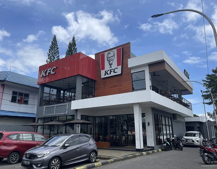 KFC outlet exterior built and fitted by Mindtech Solutions